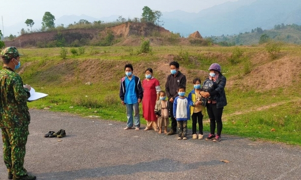 40 nhân viên bệnh viện phải xét nghiệm do tiếp xúc với 2 người nhập cảnh trái phép