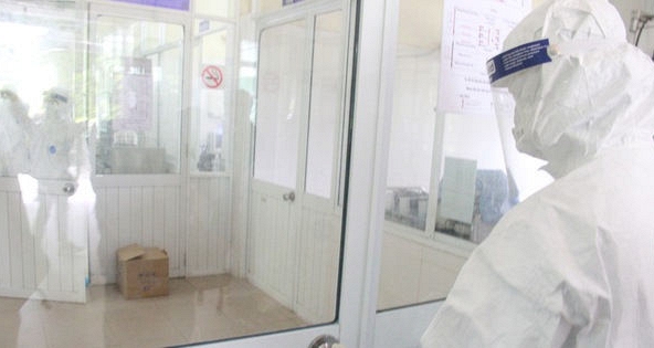 Bệnh nhân nghi nhiễm COVID-19 ở Đà Nẵng đi bar, karaoke, ăn uống, mua sắm khắp nơi