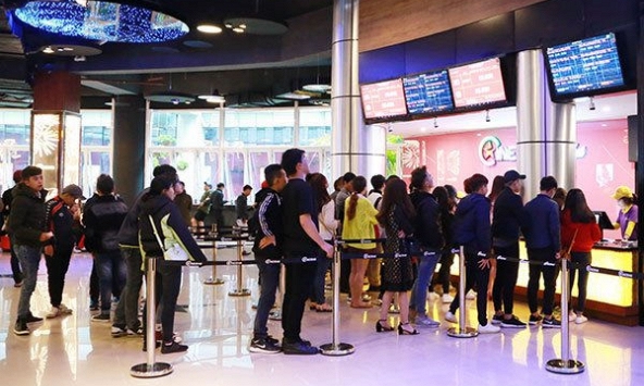 TP.HCM đóng cửa rạp chiếu phim, sân khấu, massage.. từ 18h ngày 3/5 