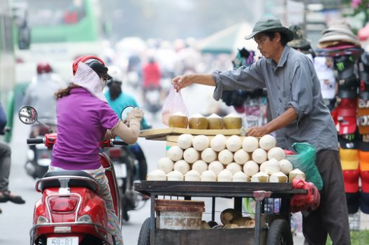 Giá dừa tăng mạnh do trời nắng nóng, nguồn cung hạn chế