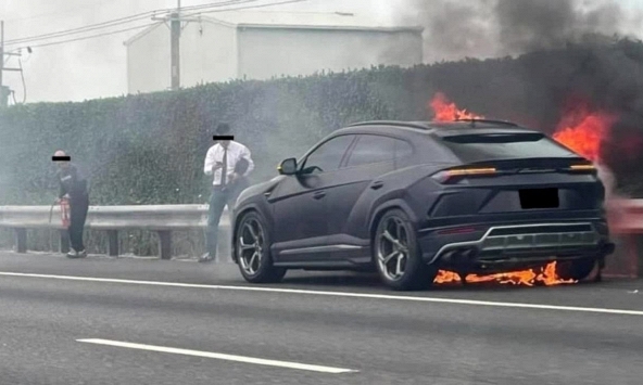 Siêu SUV Lamborghini Urus bốc cháy tại Đài Loan