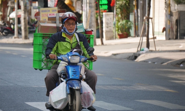 Nhu cầu dịch vụ giao hàng tăng cao trong mùa dịch COVID-19