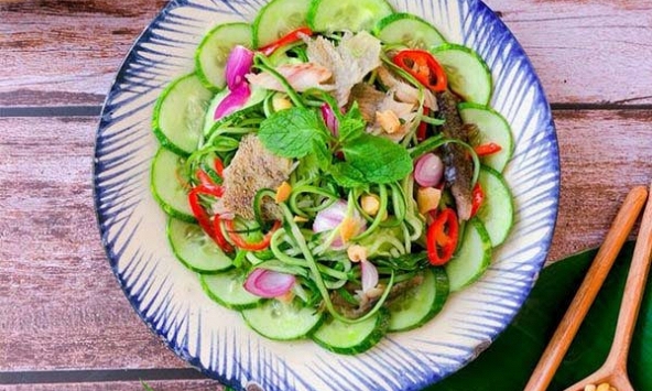 Cách làm gỏi dưa leo khô cá sặc đơn giản mà cực ngon