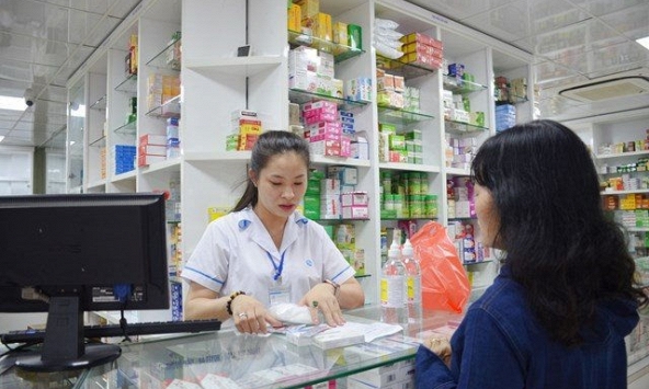 TP.HCM: Người mua thuốc chữa sốt, ho, đau họng phải khai báo y tế