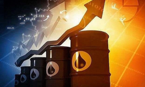 Giá dầu tăng mạnh, dầu Brent lên mốc 70 USD