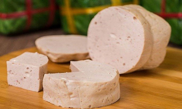 Món ngon mỗi ngày: Cách làm chả lụa đơn giản, giòn dai, không hàn the