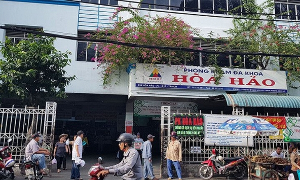 NÓNG: TP.HCM phát hiện một ca nghi mắc COVID-19, Trung tâm y khoa Medic bị phong toả