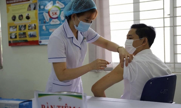 Doanh nghiệp, ngân hàng góp 160 tỷ cùng 4 triệu liều vaccine đầu tiên cho Quỹ vaccine COVID-19