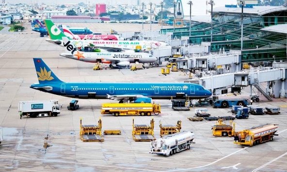 Cục Hàng không yêu cầu giảm chuyến bay đến TP.HCM
