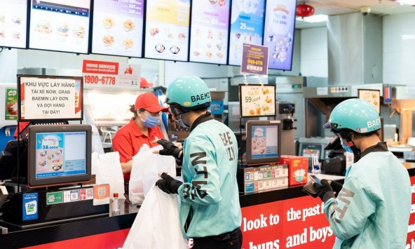 Ấm lòng các nơi 'phản ứng nhanh'' có ngay ưu tiên cho shipper 