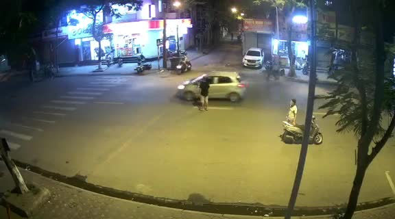 Cảnh sát hình sự trong vai lái xe grab bắt tại trận đường dây trộm cắp xe SH