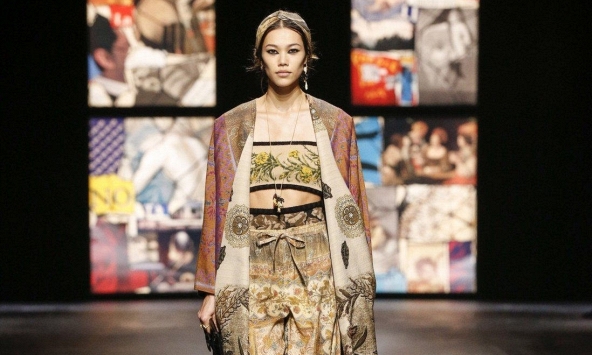 Tại sao người Việt thích mua sắm qua mạng xã hội?