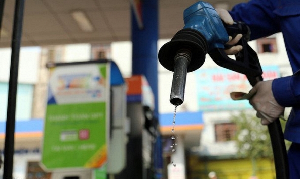 Giá xăng có thể tăng vào ngày mai?