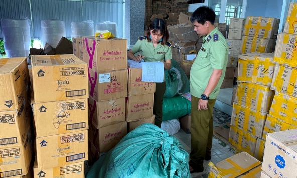 Bình Thuận phát hiện kho hàng nghi nhập lậu với số lượng lớn