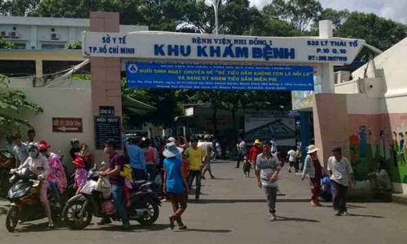 Người bán hàng rong trước cổng BV Nhi đồng 1 dương tính COVID-19