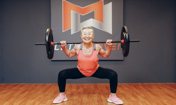 Cụ bà 90 tuổi làm huấn luyện viên thể hình 