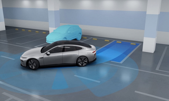 Xe điện XPeng của Trung Quốc tự tìm chỗ xe chuẩn xác đến kinh ngạc