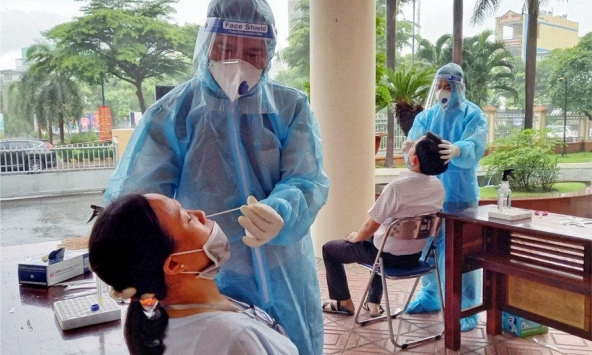 Thêm 80 người mắc COVID-19 trong 6 giờ, TP.HCM có 40 bệnh nhân
