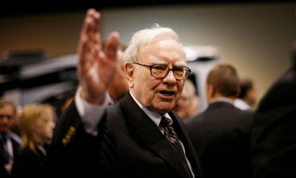 Tỷ phú Warren Buffett làm từ thiện 4,1 tỷ USD, từ chức tại quỹ từ thiện của Bill Gates