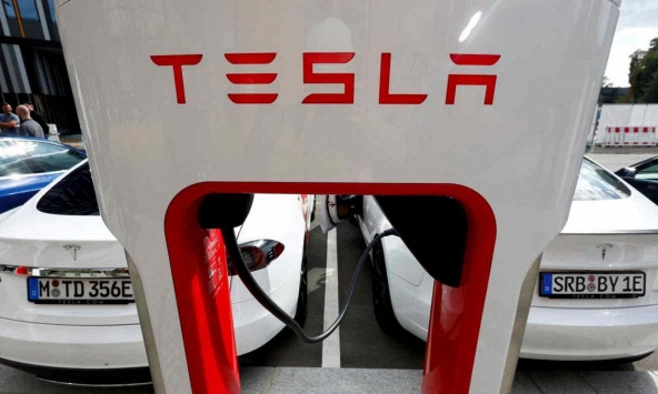 Panasonic đã bán toàn bộ cổ phần của mình trong Tesla vào năm tài chính trước