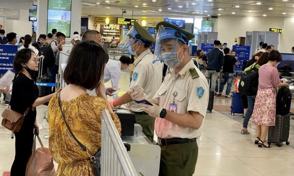 Việt Nam thí điểm cách ly 7 ngày đối với người nhập cảnh