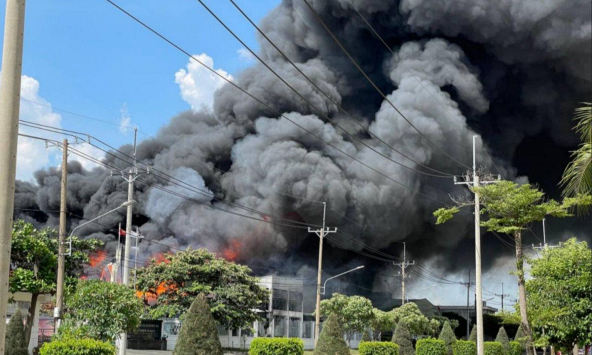 Cháy lớn tại Công ty hóa chất trong khu công nghiệp Long Bình, Đồng Nai