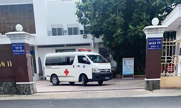 Phong tỏa UBND quận 11 do liên quan đến ca nghi nhiễm COVID-19 