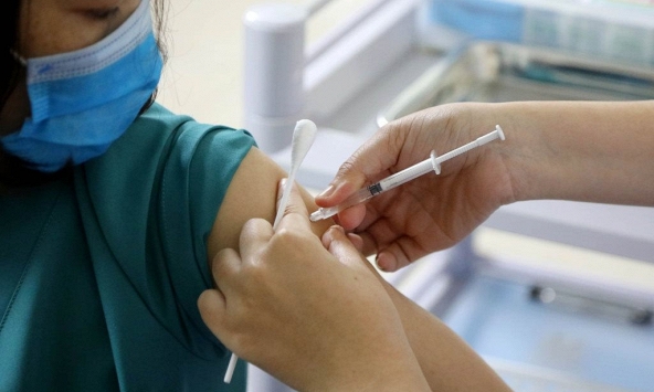 WHO khuyến cáo không nên uống thuốc giảm đau, chống dị ứng trước tiêm vaccine COVID-19