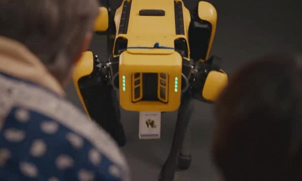 Robot Mỹ nhảy điêu luyện theo bài hát của BTS