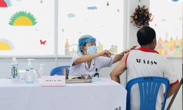 Bộ Y tế sẽ phân bổ thêm 1 triệu liều vaccine COVID-19 cho TP.HCM