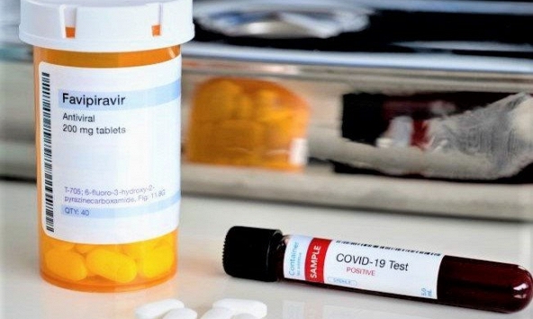 Các bác sĩ nói gì về thuốc chữa COVID-19 tại Việt Nam?