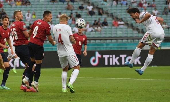 Hạ gục CH Czech, Đan Mạch tiếp tục hành trình kì diệu tại Euro 2020