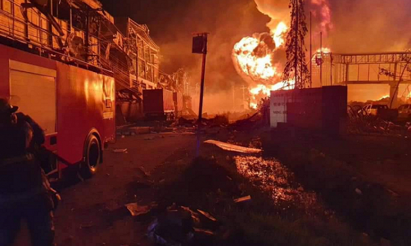 Hiện trường vụ nổ ở ngoại ô Bangkok khiến 70 ngôi nhà bị hư hại