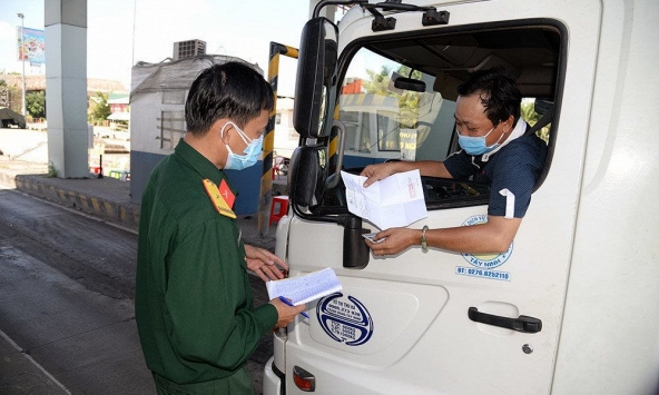 Tỉnh, thành nào chỉ tiếp nhận người có giấy xét nghiệm âm tính với COVID-19?