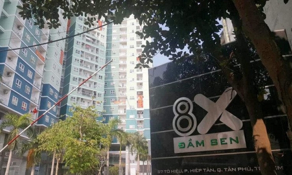 Phát hiện nhiều ca nghi mắc COVID-19, chung cư 8X Đầm Sen bị phong tỏa