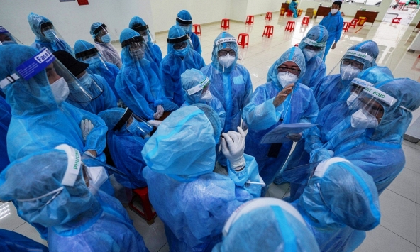 Đã có hơn 7.600 ca COVID-19, TPHCM cần các giải pháp mạnh hơn để ngăn chặn đại dịch