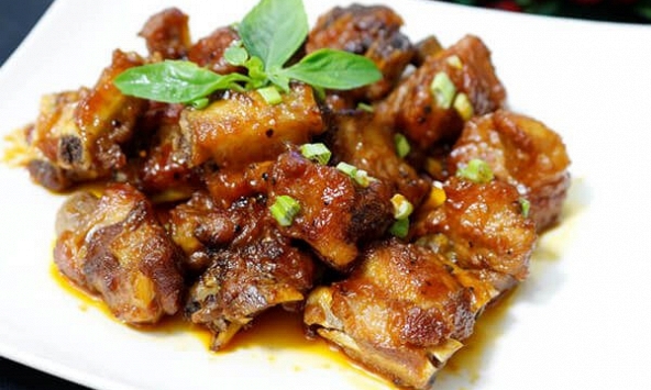 Món ngon mỗi ngày: Cách kho sườn non chua ngọt đậm đà – mềm – thơm