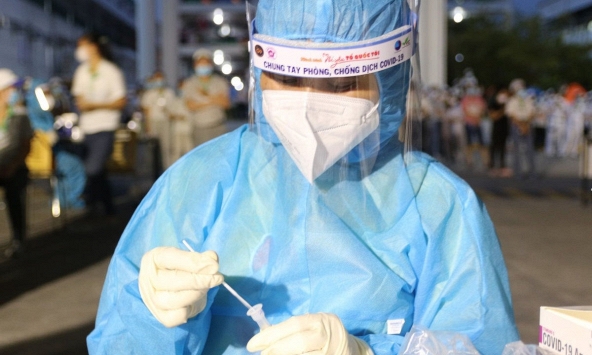 Số ca nhiễm COVID-19 lên hơn 430 ca, Đồng Tháp kêu gọi thầy thuốc nghỉ hưu tình nguyện chống dịch