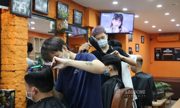 Hà Nội dừng hoạt động kinh doanh không thiết yếu từ 0h ngày 13/7