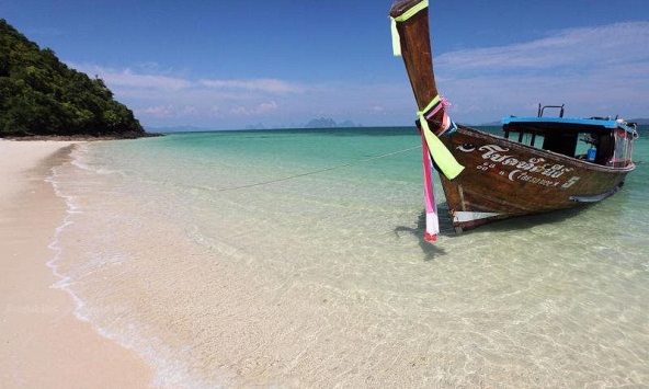 Số ca nhiễm COVID-19 tăng cao nhất ở Thái Lan ngay khi Phuket mở cửa trở lại