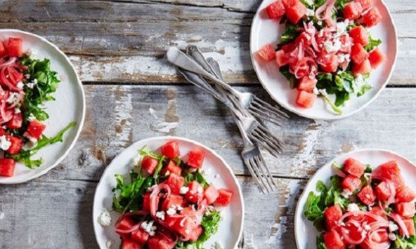 Món ngon mỗi ngày: Salad dưa hấu và rau Arugula