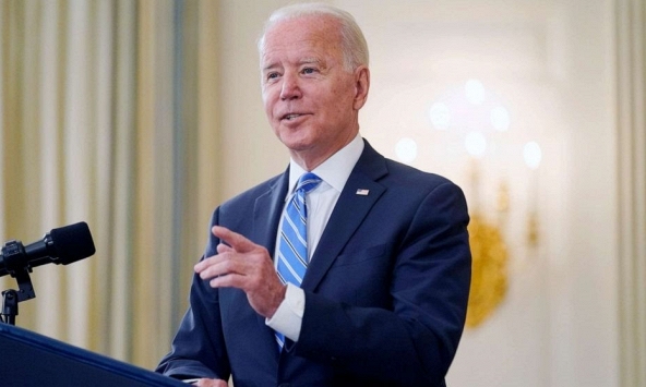 Tổng thống Mỹ kêu gọi Facebook nỗ lực ngăn chặn tin giả về vaccine ngừa COVID-19