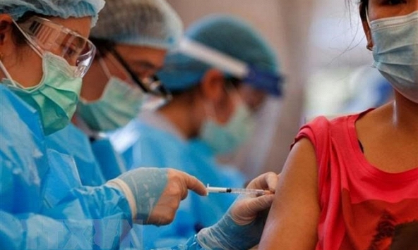 Lo ngại biến thể mới, Đông Nam Á đẩy mạnh tiêm 'trộn vaccine' và mũi thứ 3