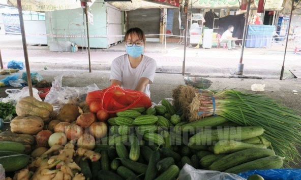 Chợ Hóc Môn tổ chức hoạt động với 9 tiểu thương kinh doanh