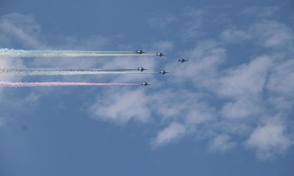 Nhật Bản, đội bay trình diễn vẽ logo Olympic trên không