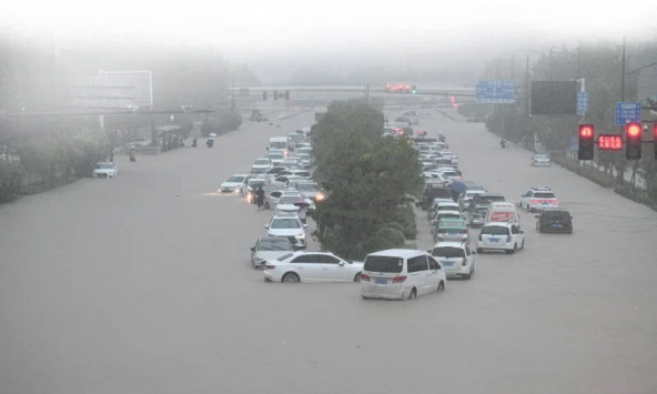 Chuỗi cung ứng toàn cầu gặp khó khăn khi các biến thể COVID-19 và thiên tai