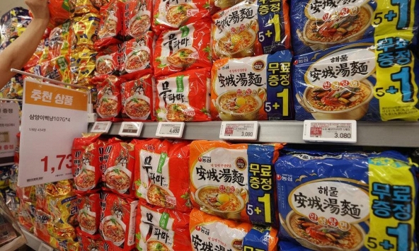 Xuất khẩu mì ăn liền của Hàn Quốc đạt kỷ lục mới trong bối cảnh đại dịch COVID-19