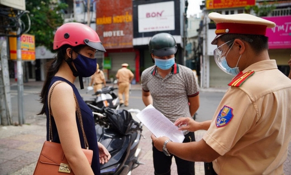 Những ai ở TPHCM được ra đường sau 18h hôm nay?