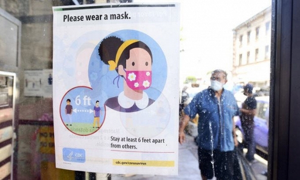 Mỹ khuyến cáo người dân đeo khẩu trang trở lại dù đã tiêm phòng 