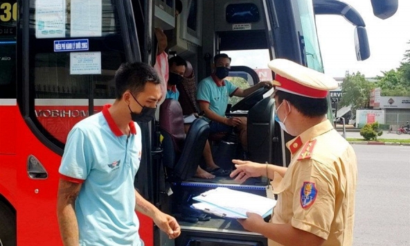 Từ 30/7 tất cả hàng hóa được lưu thông, xóa rào cản 'hàng thiết yếu'